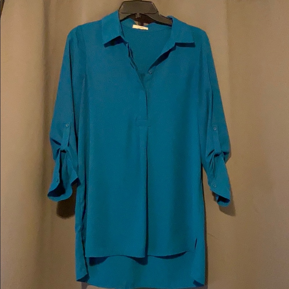 Pleione hi-lo 3/4 sleeve blouse